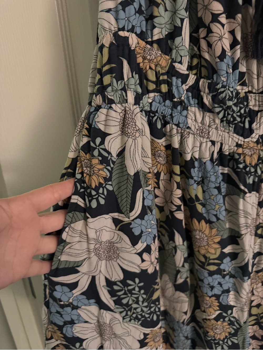 AE floral puff sleeve romper with pockets! - Picture 5 of 8